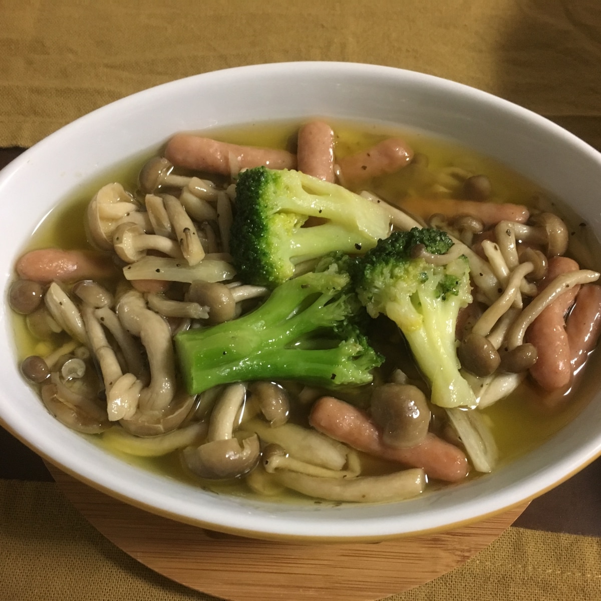 節約きのこのアヒージョ レシピ 作り方 By さよめろ 楽天レシピ